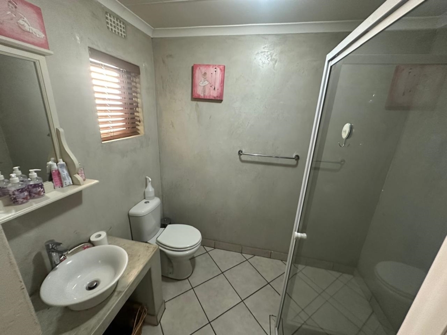 4 Bedroom Property for Sale in Nelspruit Ext 5 Mpumalanga