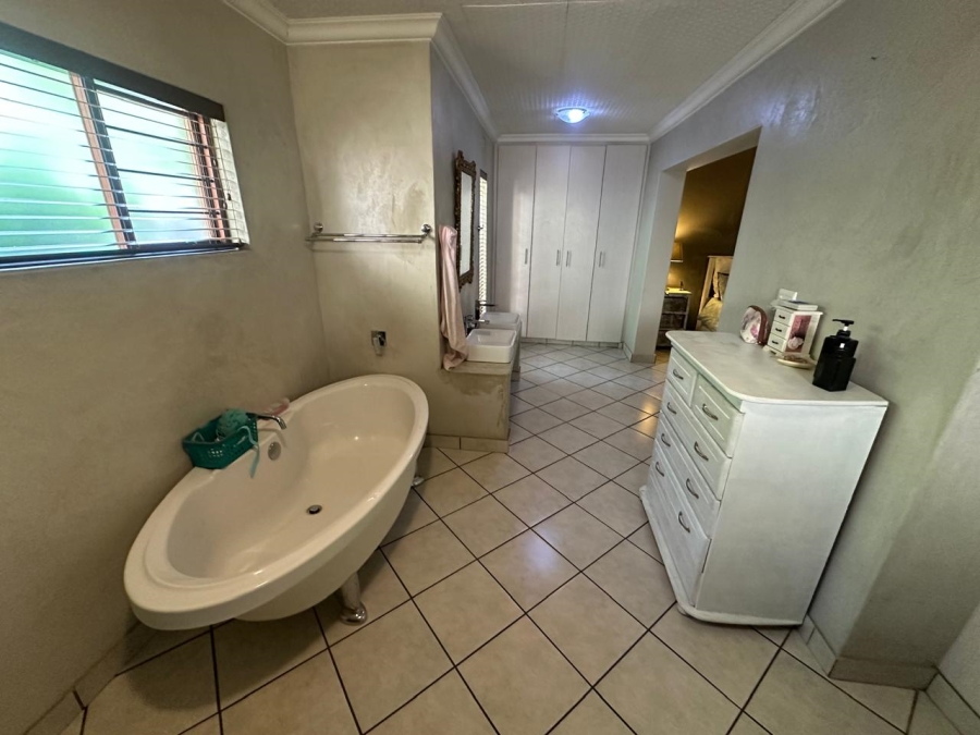 4 Bedroom Property for Sale in Nelspruit Ext 5 Mpumalanga