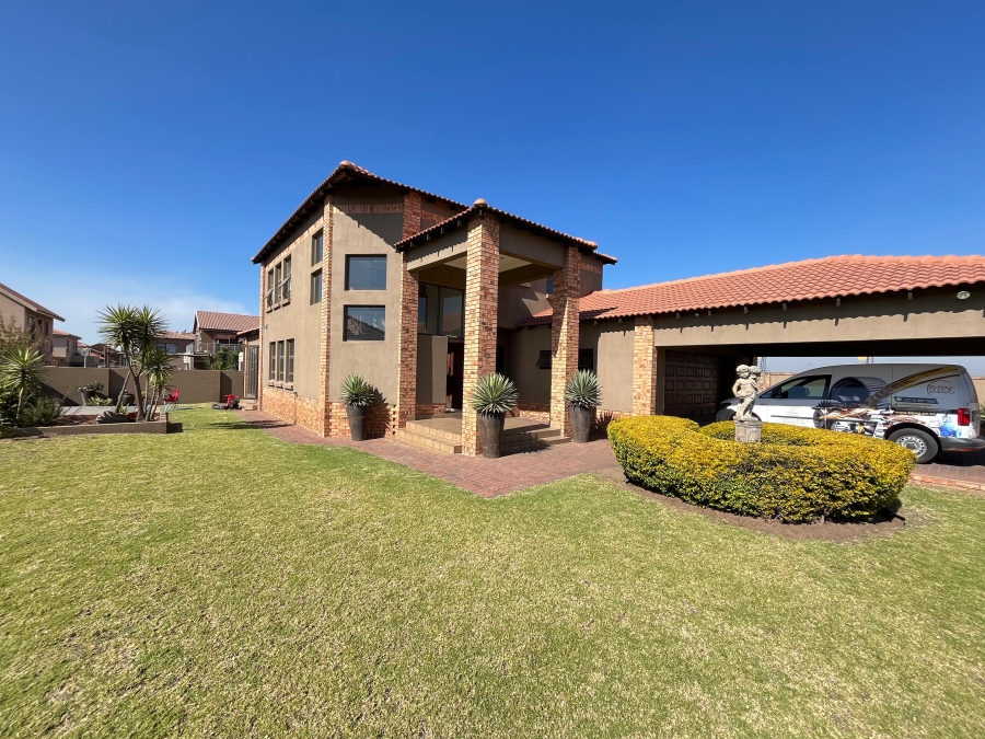 To Let 4 Bedroom Property for Rent in Reyno Ridge Mpumalanga
