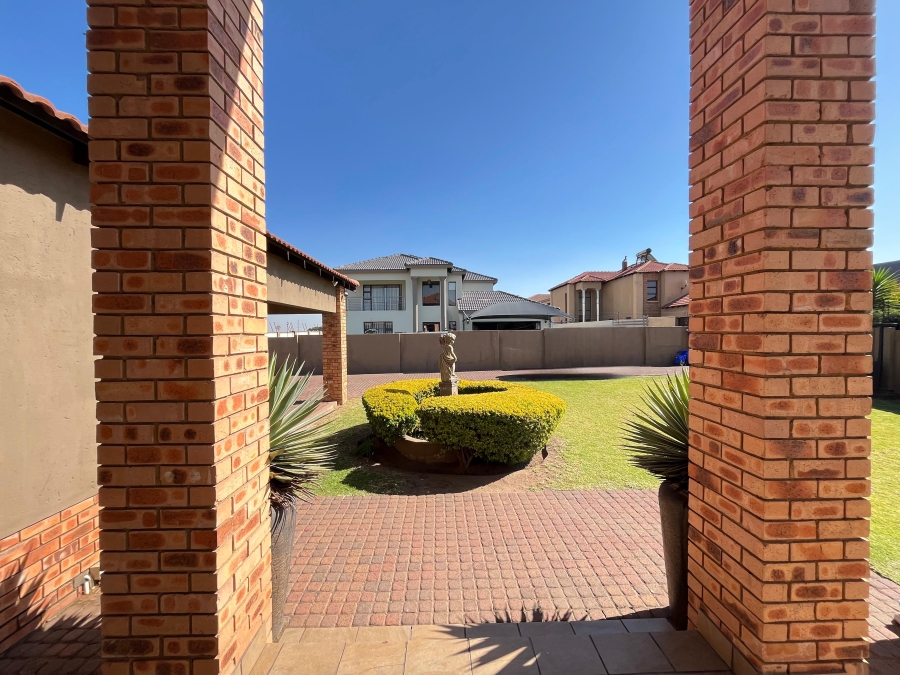 To Let 4 Bedroom Property for Rent in Reyno Ridge Mpumalanga