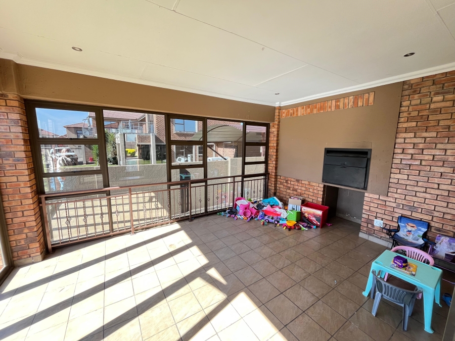 To Let 4 Bedroom Property for Rent in Reyno Ridge Mpumalanga