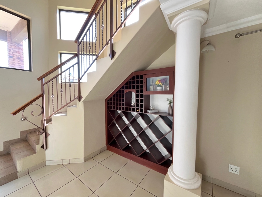To Let 4 Bedroom Property for Rent in Reyno Ridge Mpumalanga