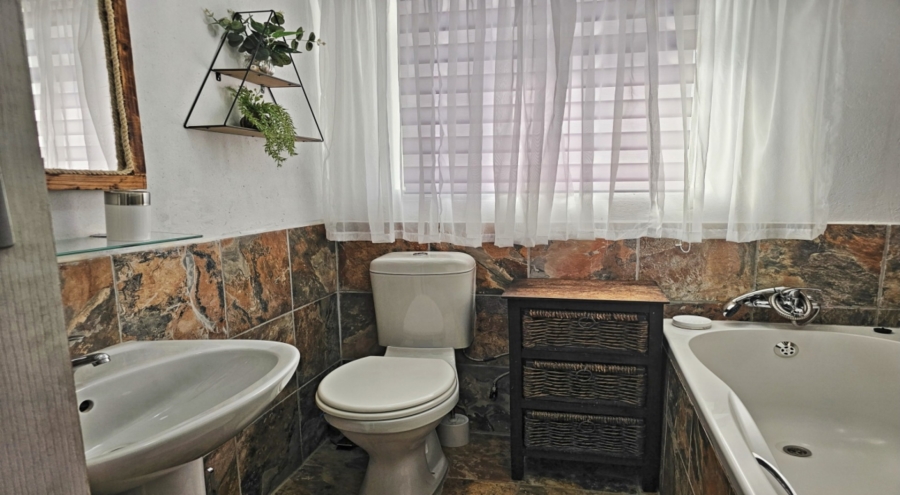 2 Bedroom Property for Sale in Marloth Park Mpumalanga