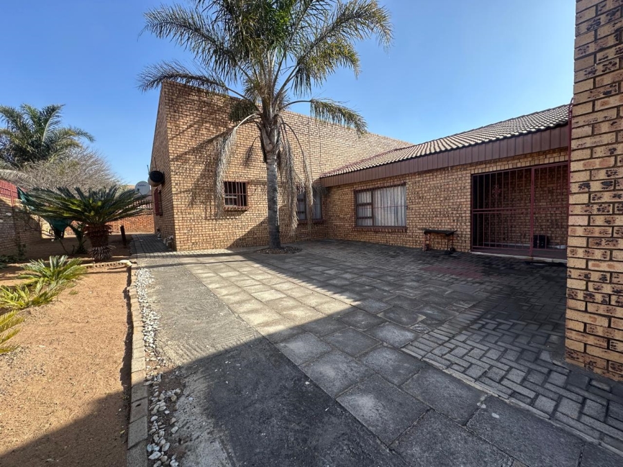 4 Bedroom Property for Sale in Pine Ridge Mpumalanga
