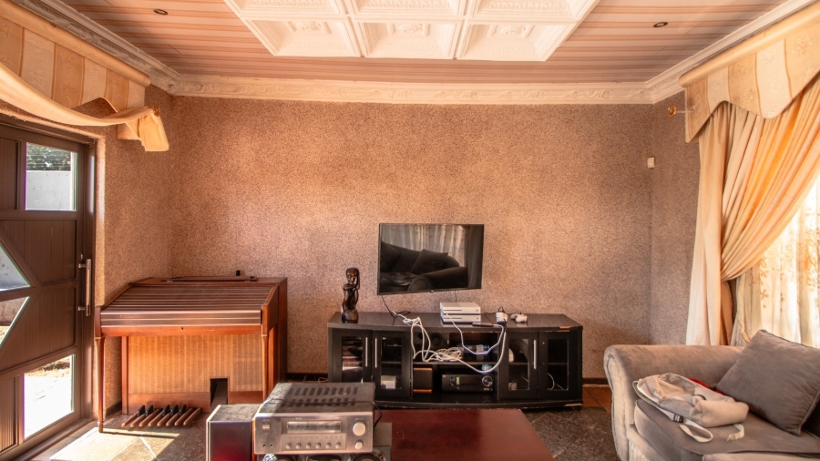 6 Bedroom Property for Sale in White River Ext 18 Mpumalanga