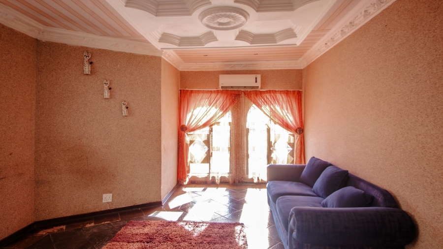 6 Bedroom Property for Sale in White River Ext 18 Mpumalanga