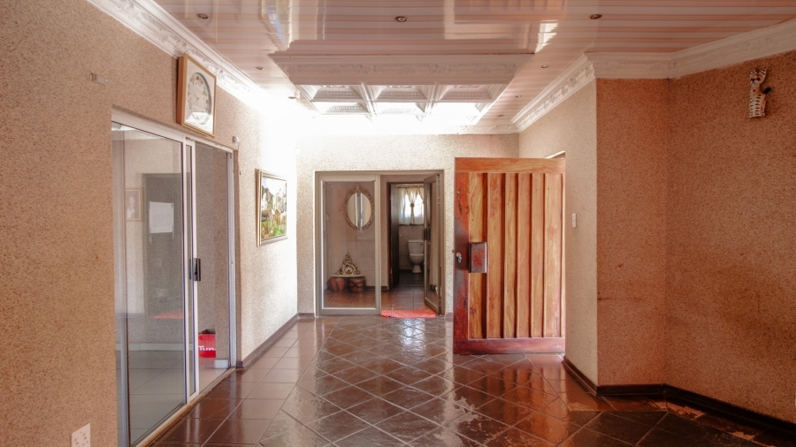 6 Bedroom Property for Sale in White River Ext 18 Mpumalanga