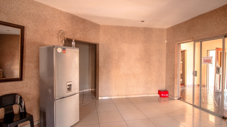 6 Bedroom Property for Sale in White River Ext 18 Mpumalanga