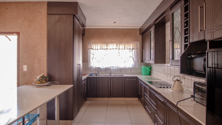 6 Bedroom Property for Sale in White River Ext 18 Mpumalanga