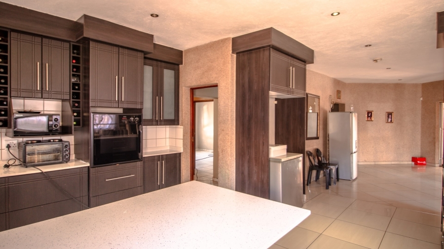 6 Bedroom Property for Sale in White River Ext 18 Mpumalanga