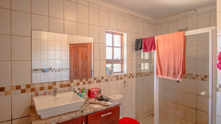 6 Bedroom Property for Sale in White River Ext 18 Mpumalanga
