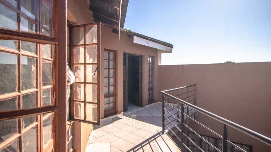 6 Bedroom Property for Sale in White River Ext 18 Mpumalanga