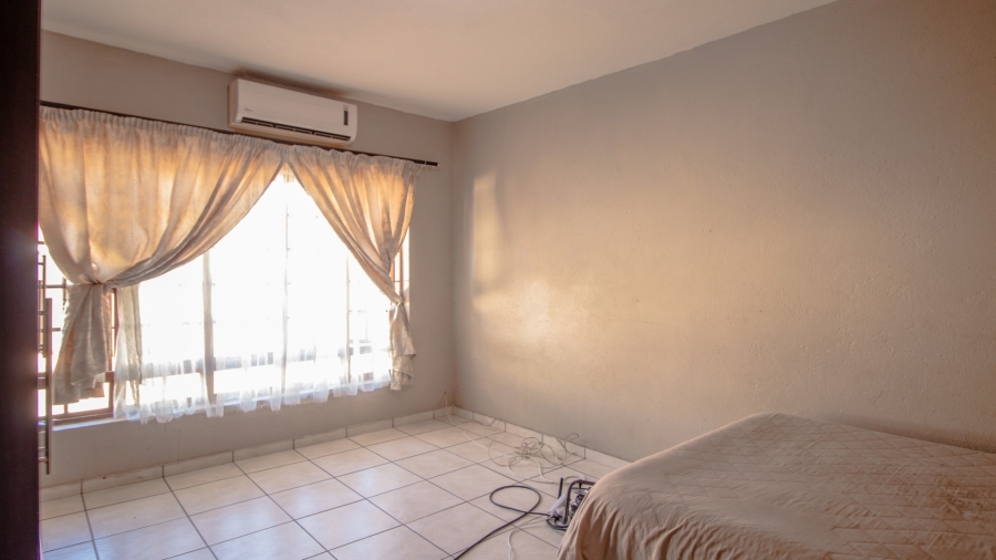 6 Bedroom Property for Sale in White River Ext 18 Mpumalanga