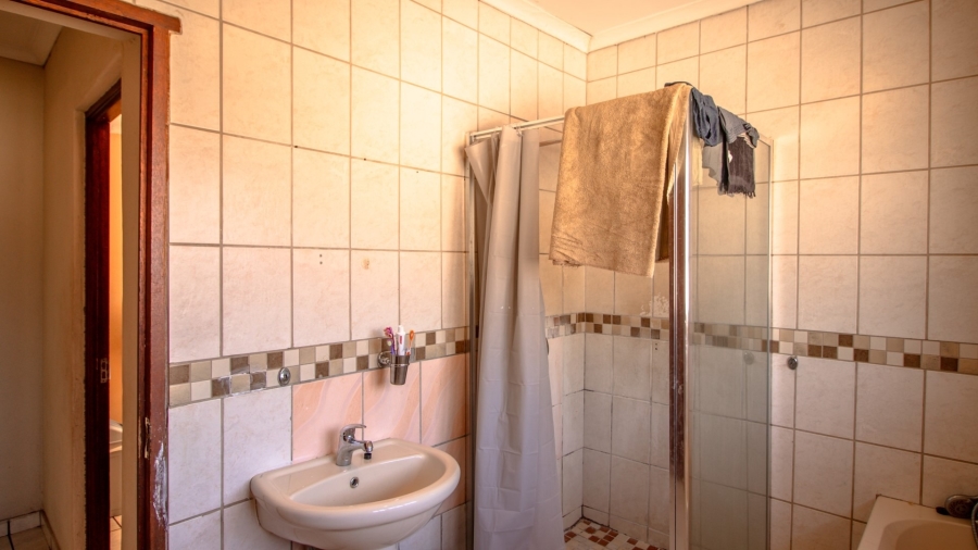 6 Bedroom Property for Sale in White River Ext 18 Mpumalanga