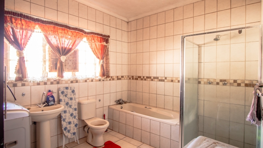 6 Bedroom Property for Sale in White River Ext 18 Mpumalanga