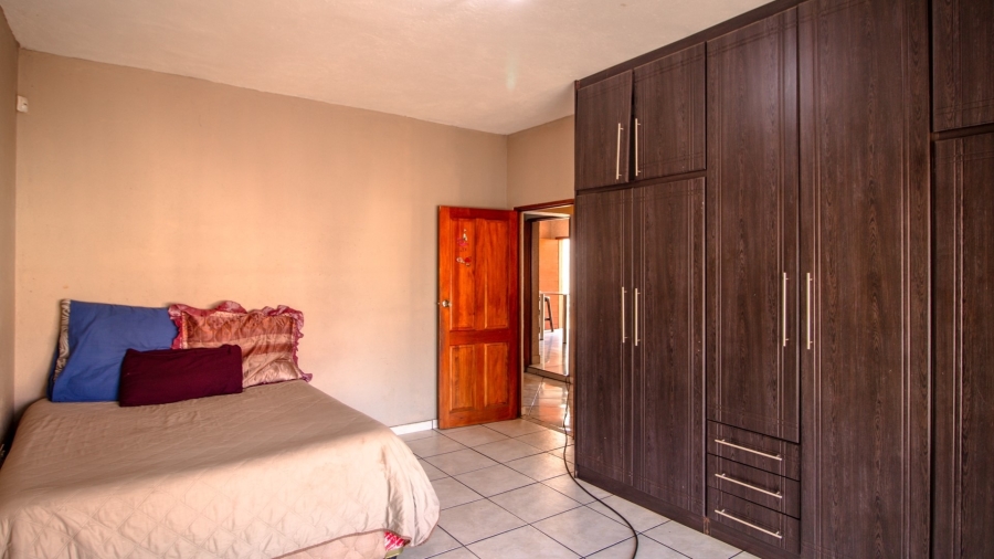 6 Bedroom Property for Sale in White River Ext 18 Mpumalanga