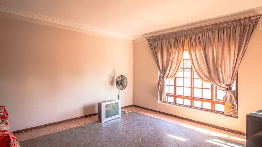 6 Bedroom Property for Sale in White River Ext 18 Mpumalanga