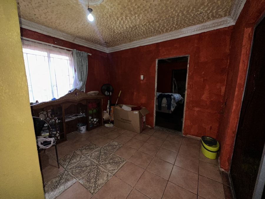 6 Bedroom Property for Sale in Kanyamazane Mpumalanga