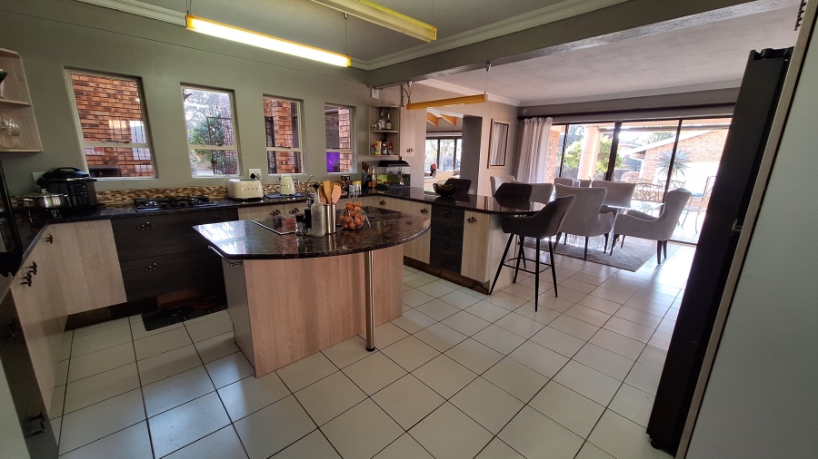 To Let 4 Bedroom Property for Rent in Reyno Ridge Mpumalanga