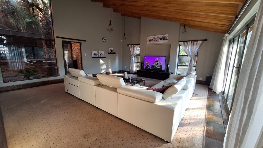 To Let 4 Bedroom Property for Rent in Reyno Ridge Mpumalanga
