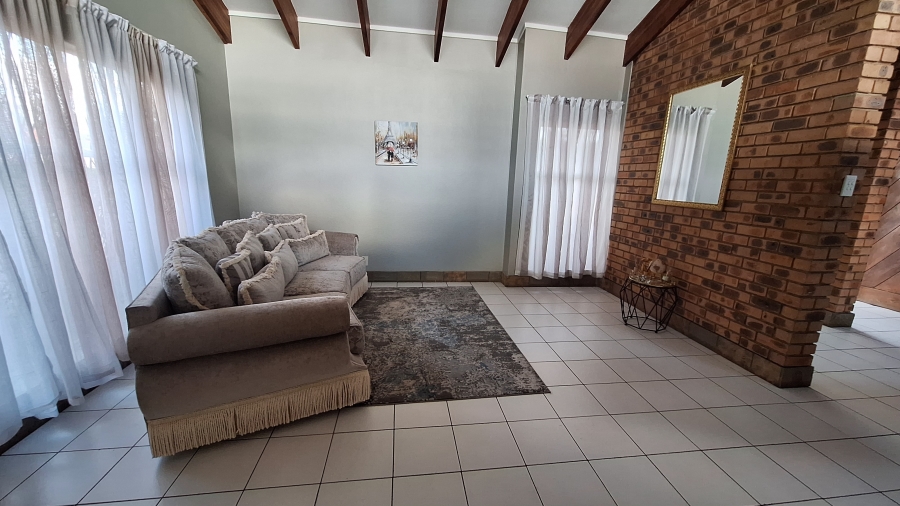 To Let 4 Bedroom Property for Rent in Reyno Ridge Mpumalanga