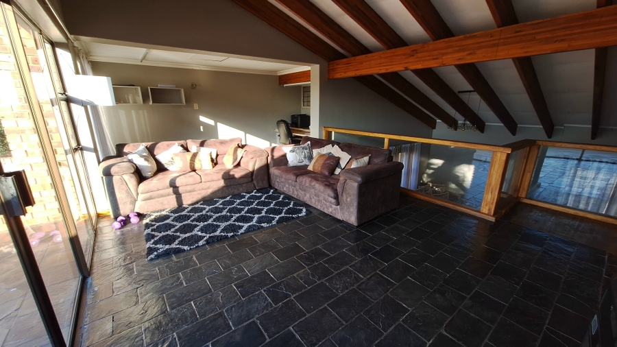 To Let 4 Bedroom Property for Rent in Reyno Ridge Mpumalanga