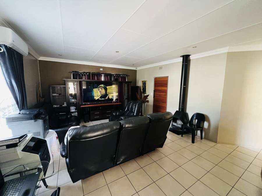 3 Bedroom Property for Sale in Stonehenge Mpumalanga