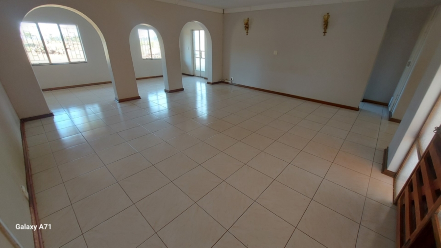 To Let 4 Bedroom Property for Rent in White River Mpumalanga