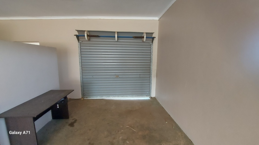 To Let 4 Bedroom Property for Rent in White River Mpumalanga
