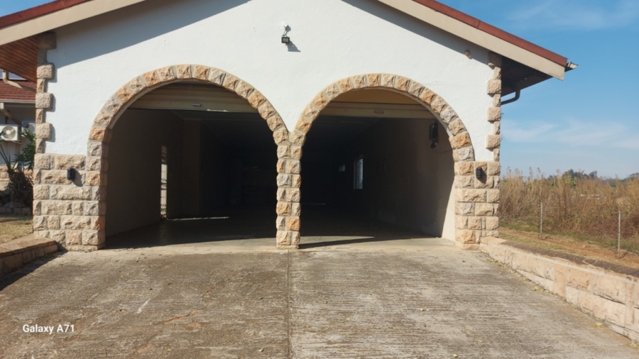 To Let 4 Bedroom Property for Rent in White River Mpumalanga