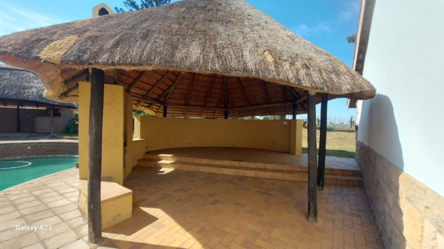 To Let 4 Bedroom Property for Rent in White River Mpumalanga
