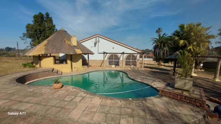 To Let 4 Bedroom Property for Rent in White River Mpumalanga