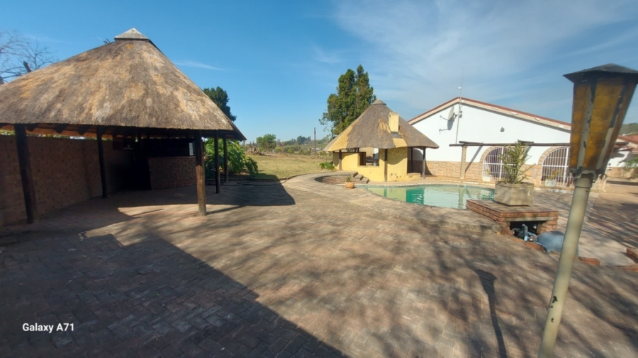 To Let 4 Bedroom Property for Rent in White River Mpumalanga