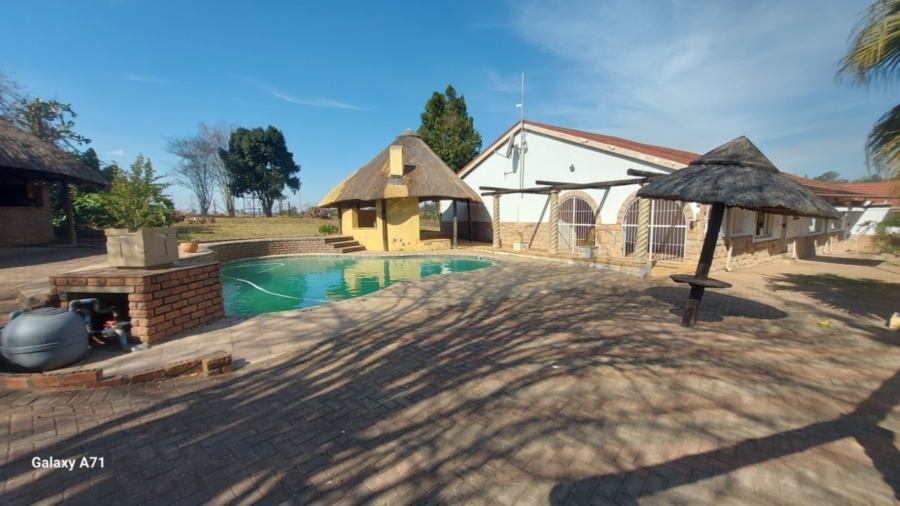 To Let 4 Bedroom Property for Rent in White River Mpumalanga