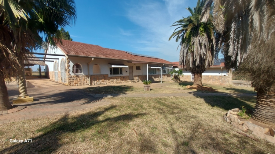 To Let 4 Bedroom Property for Rent in White River Mpumalanga