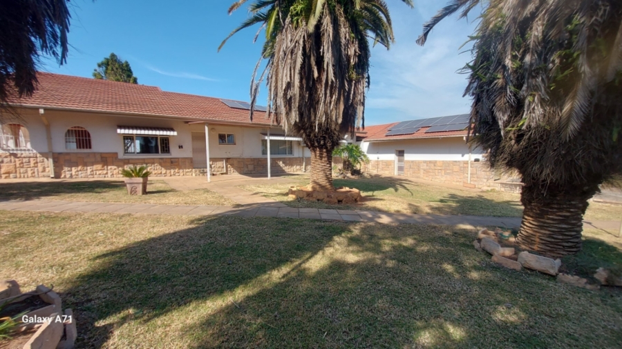 To Let 4 Bedroom Property for Rent in White River Mpumalanga