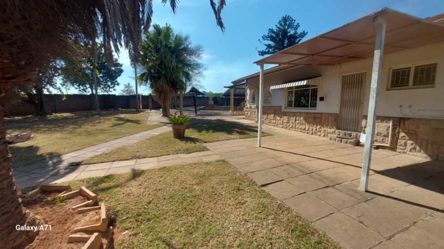 To Let 4 Bedroom Property for Rent in White River Mpumalanga