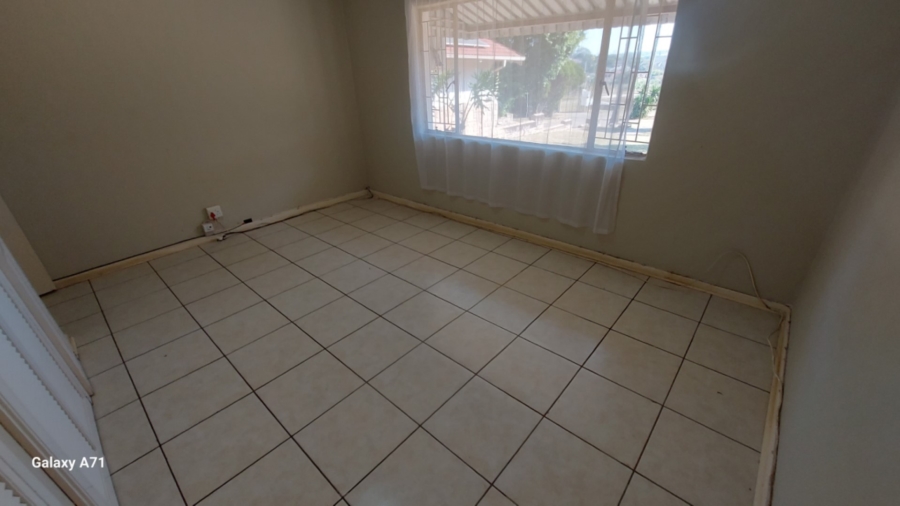 To Let 4 Bedroom Property for Rent in White River Mpumalanga