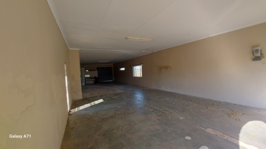 To Let 4 Bedroom Property for Rent in White River Mpumalanga
