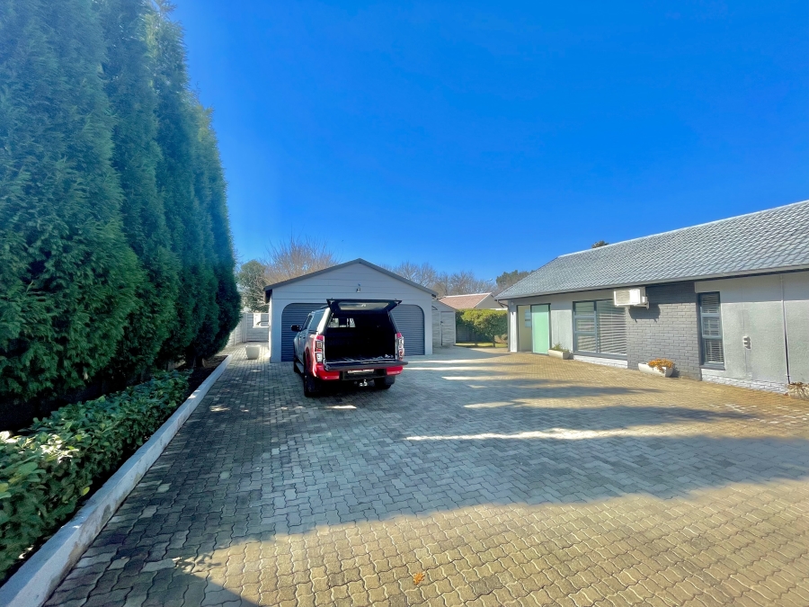 4 Bedroom Property for Sale in Cosmosrand Mpumalanga