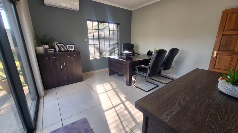 Commercial Property for Sale in Die Heuwel Ext 4 Mpumalanga
