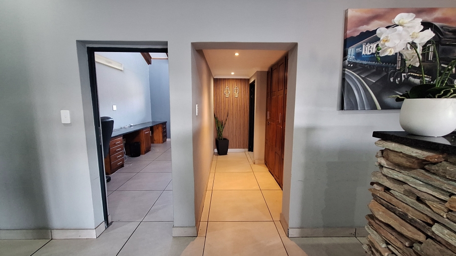 Commercial Property for Sale in Die Heuwel Ext 4 Mpumalanga