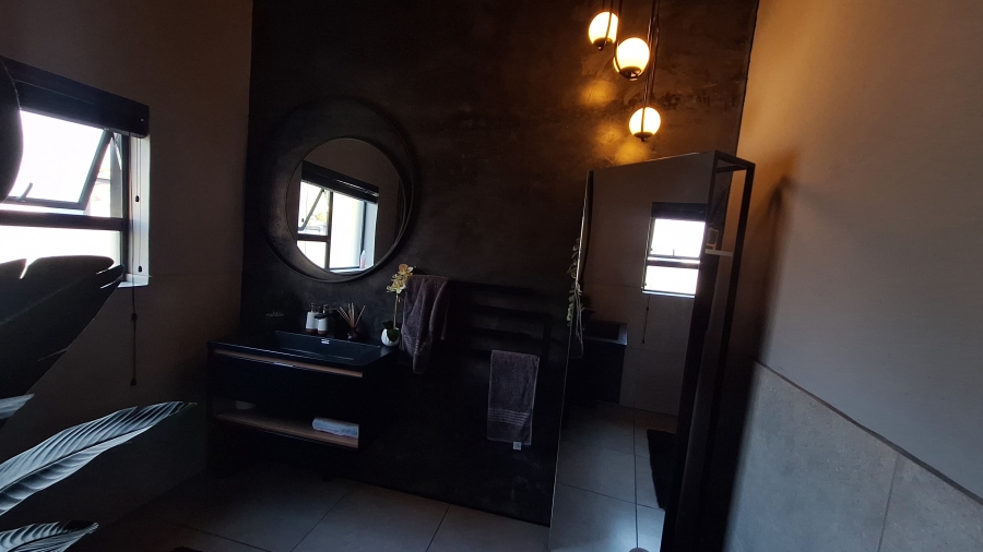 Commercial Property for Sale in Die Heuwel Ext 4 Mpumalanga