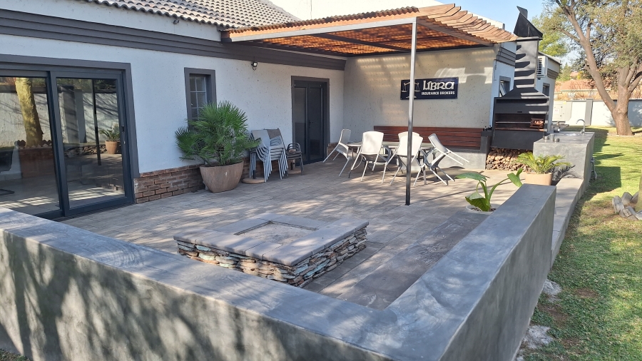 Commercial Property for Sale in Die Heuwel Ext 4 Mpumalanga