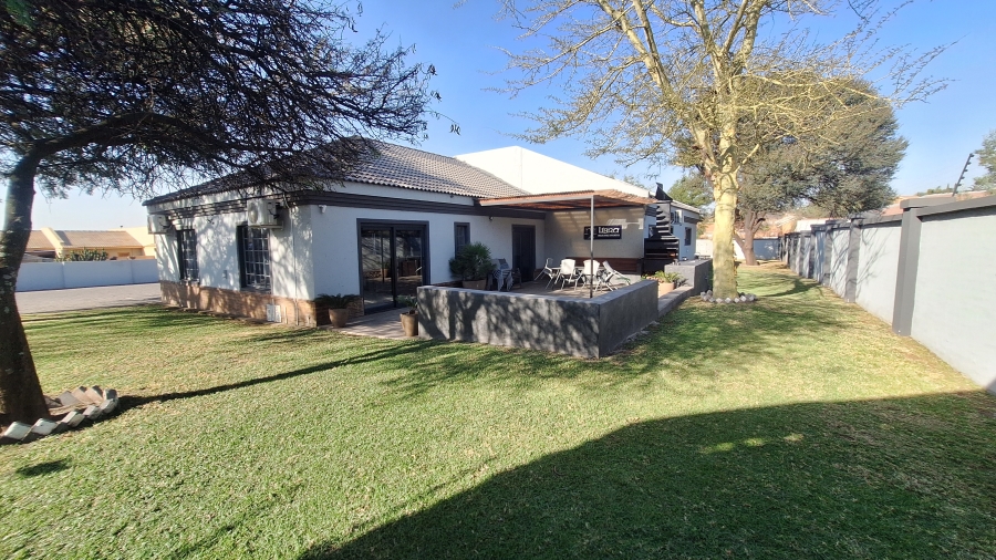 To Let commercial Property for Rent in Die Heuwel Ext 4 Mpumalanga