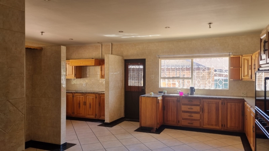 To Let 5 Bedroom Property for Rent in Die Heuwel Mpumalanga