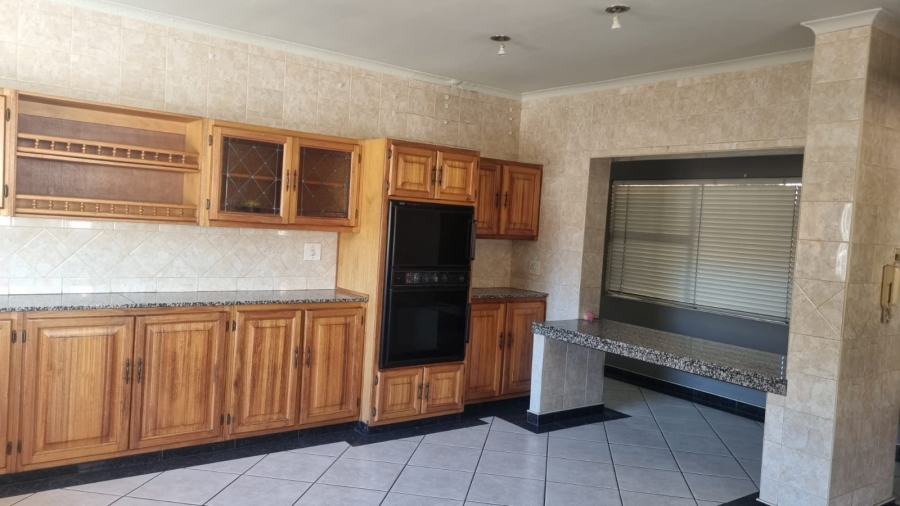 To Let 5 Bedroom Property for Rent in Die Heuwel Mpumalanga