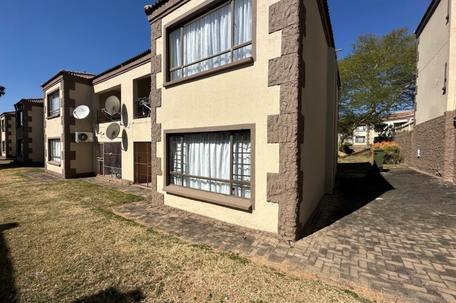 2 Bedroom Property for Sale in Stonehenge Ext 8 Mpumalanga
