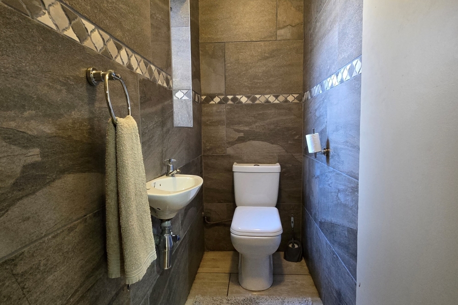 4 Bedroom Property for Sale in Gholfsig Mpumalanga