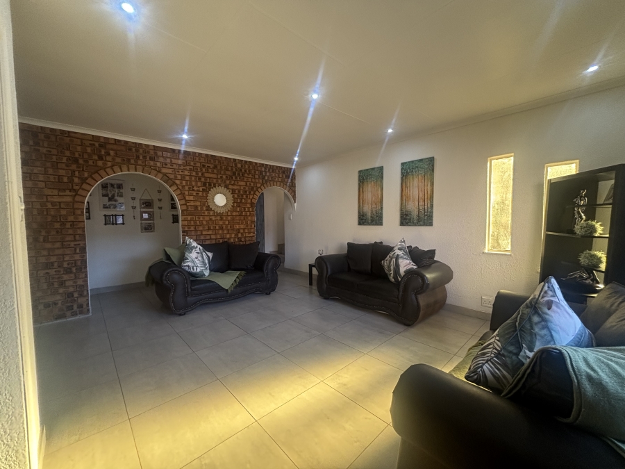 4 Bedroom Property for Sale in Hoeveld Park Mpumalanga